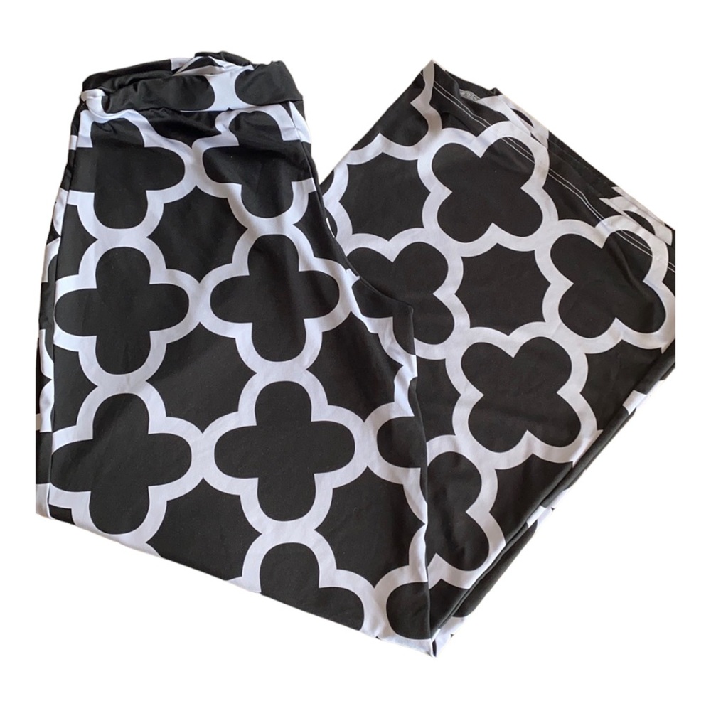 Lolly Wolly Doodle Quatrefoil Palazzo pants